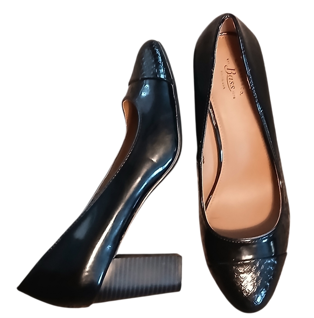 Bass Pacey Women's Size 8 Black Textured Block Heels